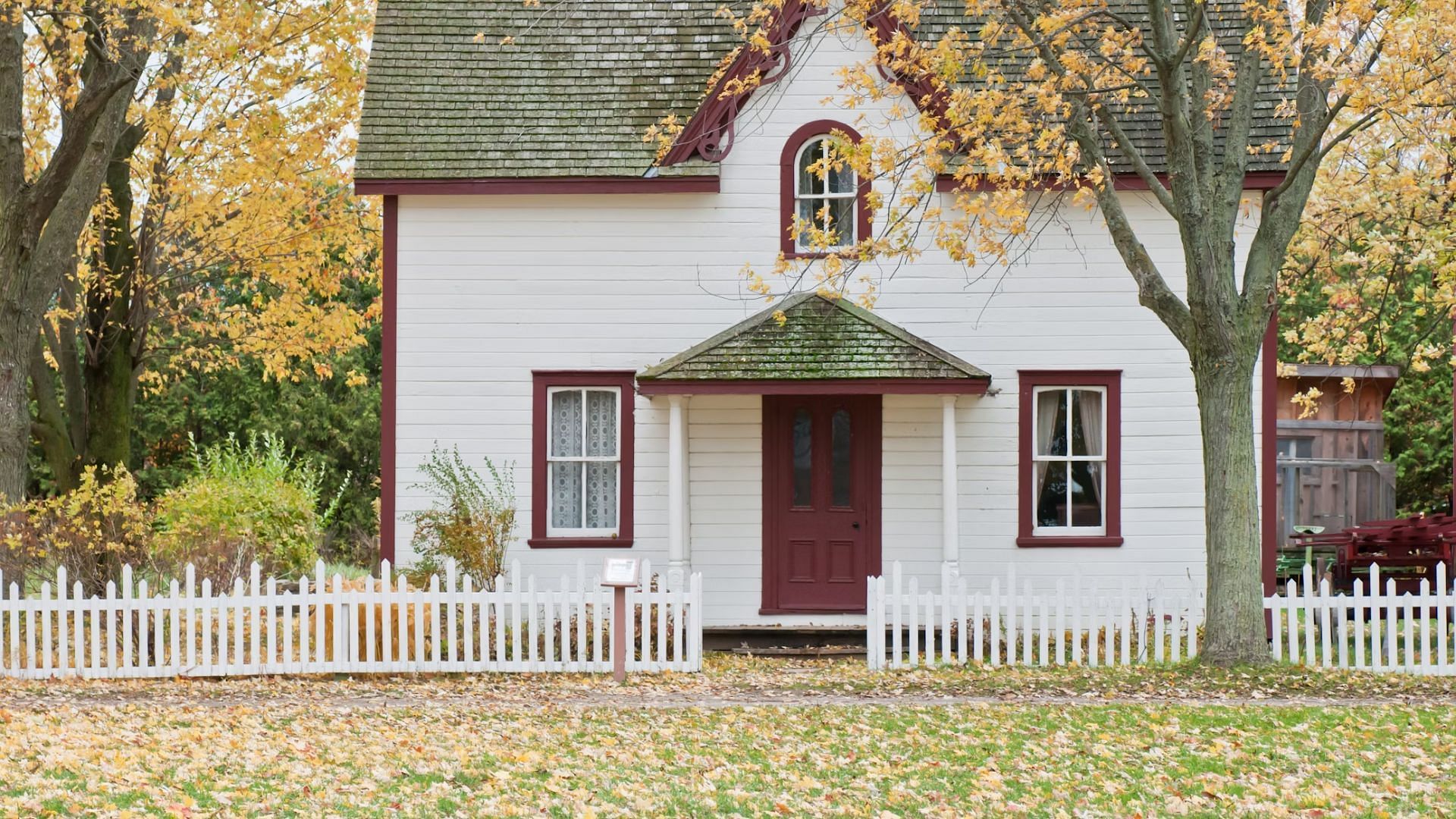 David and Shanti bought an expensive house in 2015. (Image via Unsplash/@Scott Webb)